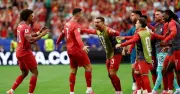 Bồ Đào Nha đáp trả Henry: Ronaldo ghi bàn, đội bóng ghi bàn