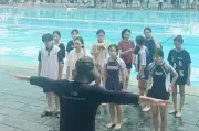 Bị phản ánh ép học sinh đi học bơi dịp hè, nhà trường lên tiếng