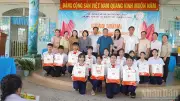 Bí thư Tỉnh ủy Đồng Tháp thăm trẻ khuyết tật và kiểm tra y tế