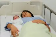 Bé trai 3,9kg chào đời tại Bệnh viện Bạch Mai Ninh Bình