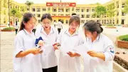 Bộ trưởng GD&ĐT động viên thí sinh tại Hưng Yên, đề thi có tính phân hóa rõ nét