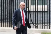 Bộ trưởng Quốc phòng Anh John Healey từ chức vì thiếu nguồn lực quân sự