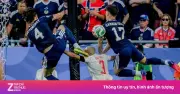 Bức ảnh tạo cơn sốt của hậu vệ MU Mazraoui tại World Cup 2026