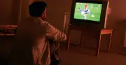 Bác sĩ cảnh báo: Thức khuya xem World Cup liên tiếp nguy hiểm hơn bạn nghĩ