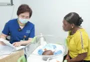 Bác sĩ Việt vượt 400 km xuyên đêm cứu bé sơ sinh Ghana