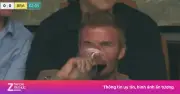 Beckham uống rượu vang đỏ giữa trời nóng ở World Cup 2026 gây bàn tán