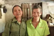 Bạn đọc Dân trí giúp ông Bùi Văn Mìm hơn 104 triệu đồng chữa suy tim, gãy xương đòn