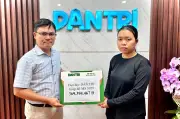 Bạn đọc Dân trí ủng hộ bé trai bị u nguyên bào võng mạc hơn 369 triệu đồng