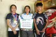 Bạn đọc Dân trí ủng hộ hơn 144 triệu giúp nữ sinh mồ côi cha vượt khó