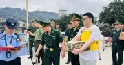 Bàn giao 19 đối tượng người Trung Quốc cho Cục Cảnh sát châu Hồng Hà