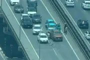 Bốn ô tô tông liên hoàn trên đường Vành đai 3 ở Hà Nội