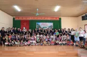 Báo điện tử VietnamPlus trao 'Bếp ấm cho em' chia sẻ khó khăn với học sinh vùng cao