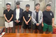 Bắt nhóm đối tượng dùng loa kéo công suất lớn đòi nợ tại làng chài