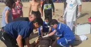 Cụ bà 84 tuổi ngưng tim, ngưng thở khi tắm biển được cứu sống kịp thời