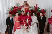 Cô dâu Đồng Nai xúc động khi bố mẹ ly hôn 11 năm cùng dự đám cưới