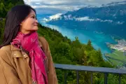 Cô gái Hà Nội rơi điện thoại xuống sông Thụy Sĩ: Cái kết thần kỳ