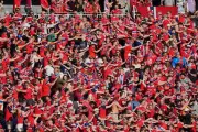 Cổ động viên Na Uy gây sốt với màn chèo thuyền Viking tại World Cup