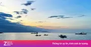 Ca nô du lịch chở 19 người chìm trên biển Cửa Đại, Đà Nẵng