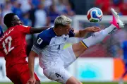 Canada 0-1 Bosnia: Hiệp 2 đội chủ nhà chơi bế tắc