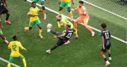 Canada hạ Nam Phi 1-0 ở phút bù giờ, lần đầu vào vòng 1/8 World Cup