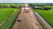 Cao tốc Châu Đốc-Cần Thơ-Sóc Trăng gặp khó vì thiếu vật liệu, tiến độ chậm