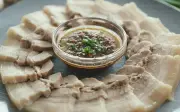 Cách chọn thịt lợn ngon và mẹo luộc thịt trắng giòn thơm ngọt