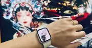 Cách hồi sinh Apple Watch bị treo màn hình không cần chạm
