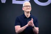 CEO Tim Cook: Apple tăng giá sản phẩm vì khủng hoảng chip nhớ