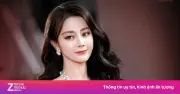 Địch Lệ Nhiệt Ba diện váy ôm sát gợi cảm gây sốt tại sự kiện Trung Quốc