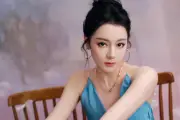 Địch Lệ Nhiệt Ba hẹn hò thiếu gia kém 8 tuổi Trần Phi Vũ?