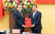 Chủ tịch Quốc hội Trần Thanh Mẫn trao quyết định chỉ định Phó Bí thư Đảng ủy Quốc hội