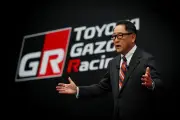 Chủ tịch Toyota cô đơn khi bảo vệ xe động cơ đốt trong