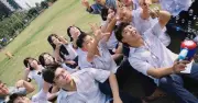 Chi phí chụp ảnh kỷ yếu tăng cao, phụ huynh lo lắng