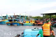 Chìm tàu cá, 2 thuyền viên may mắn thoát nạn tại Lâm Đồng