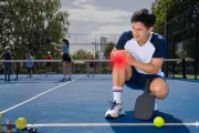 Chấn thương khớp gối khi chơi Pickleball: Giải pháp từ Nhật Bản