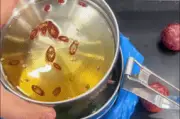 Chồng miền Tây 'ngã ngửa' với hộp cơm trưa vợ nấu mỗi ngày