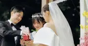 Chồng mừng cưới bạn thân 1,5 cây vàng, vợ đòi ly hôn