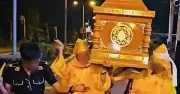 Chuyên gia cảnh báo 'kinh tế chú ý' và ô nhiễm không gian văn hóa từ trào lưu gây sốc