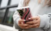 Chuyên gia cảnh báo: Ốp lưng dày có thể làm hỏng pin smartphone