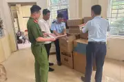 Chuyển hồ sơ vụ kinh doanh hơn 8.200 điếu thuốc lá lậu sang công an