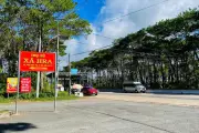 Cán bộ mất nửa tháng lương trả phí bot đi làm mờ lợi ích