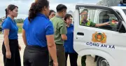 Công an và đoàn viên hỗ trợ thí sinh gặp tai nạn trước giờ thi tốt nghiệp THPT