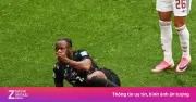 Cẳng chân gãy cong của cầu thủ Canada Ismaël Koné: Chấn thương kinh hoàng tại World Cup 2026