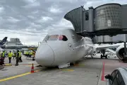 Càng đáp trước của Boeing 787 bất ngờ sập khi chuẩn bị bay tại Frankfurt
