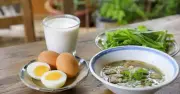 Cảnh báo 3 loại bữa sáng cần hạn chế để giảm nguy cơ ung thư hạch bạch huyết
