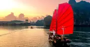 Cánh buồm đỏ trở lại vịnh Hạ Long - Hoài niệm xưa sống lại giữa di sản