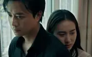 Cảnh ngoại tình gây tranh cãi trong phim 'Dưới ô cửa sáng đen'