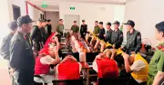 Cảnh sát đột kích khách sạn bắt 19 người Trung Quốc có hành vi mờ ám