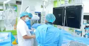Cấp cứu người cha bị nhồi máu cơ tim khi đưa con đi chữa bệnh tại Ninh Bình