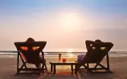 Cặp đôi nghỉ hưu sớm chỉ ra 2 khoản đang âm thầm nuốt sạch tiền của bạn